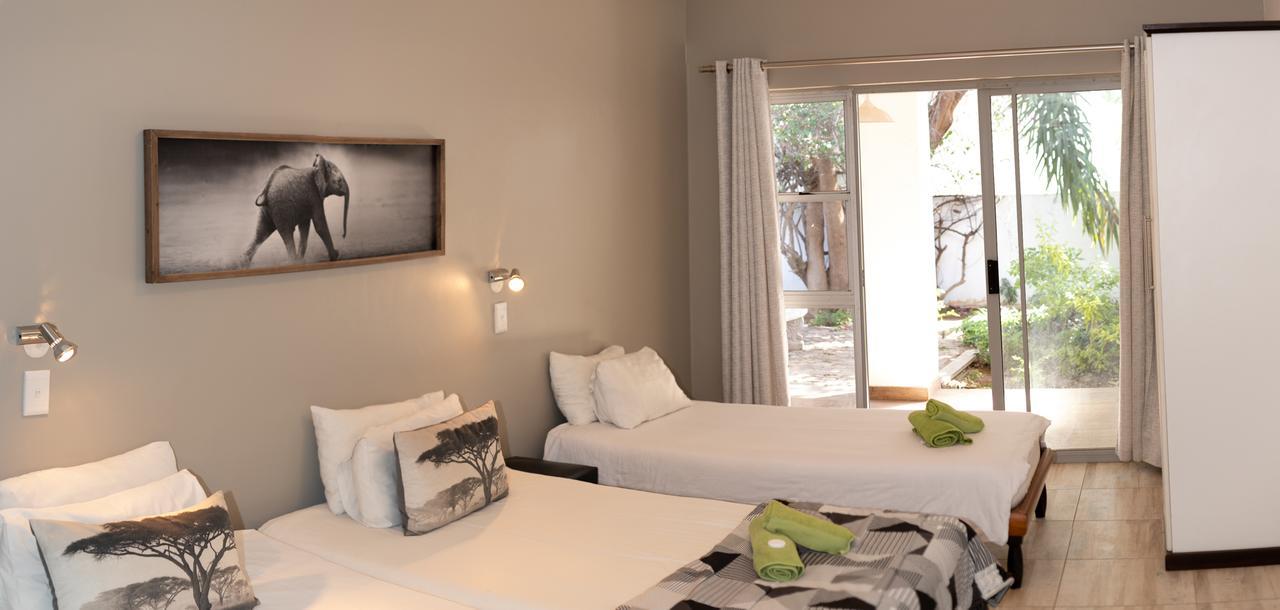Out Of Africa Guesthouse Otjiwarongo Esterno foto