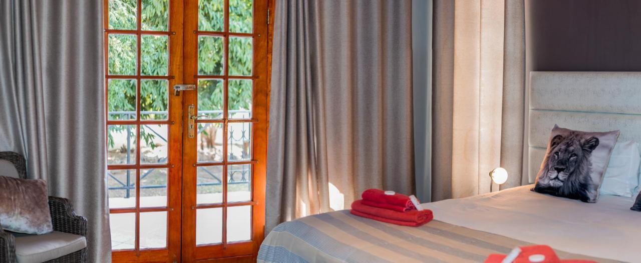 Out Of Africa Guesthouse Otjiwarongo Esterno foto