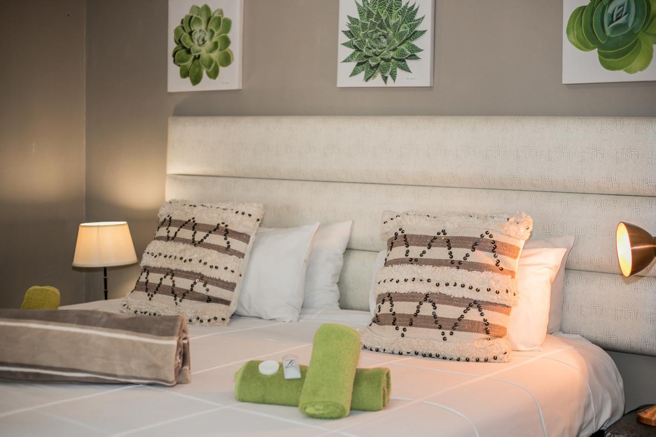 Out Of Africa Guesthouse Otjiwarongo Esterno foto